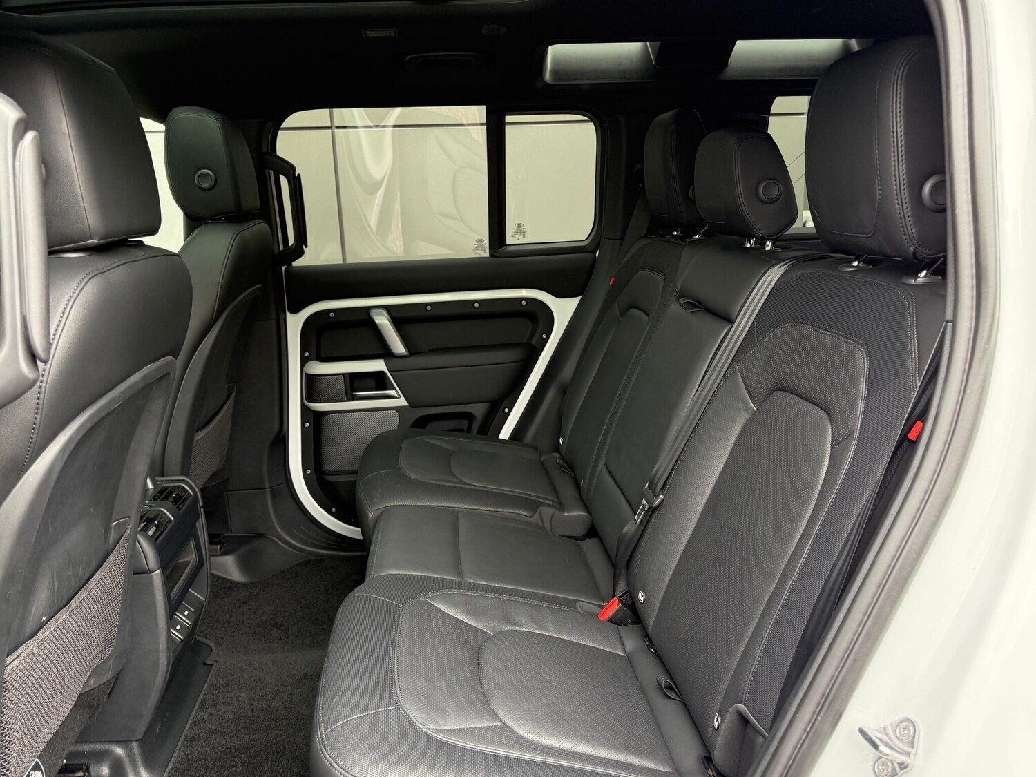 Used Land Rover Defender 110 2023 for sale - 76295870: Photo 50