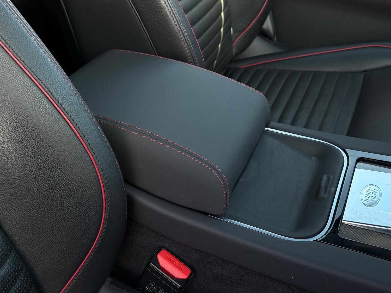 Used Land Rover Discovery Sport 2021 for sale - 77351991: Photo 32