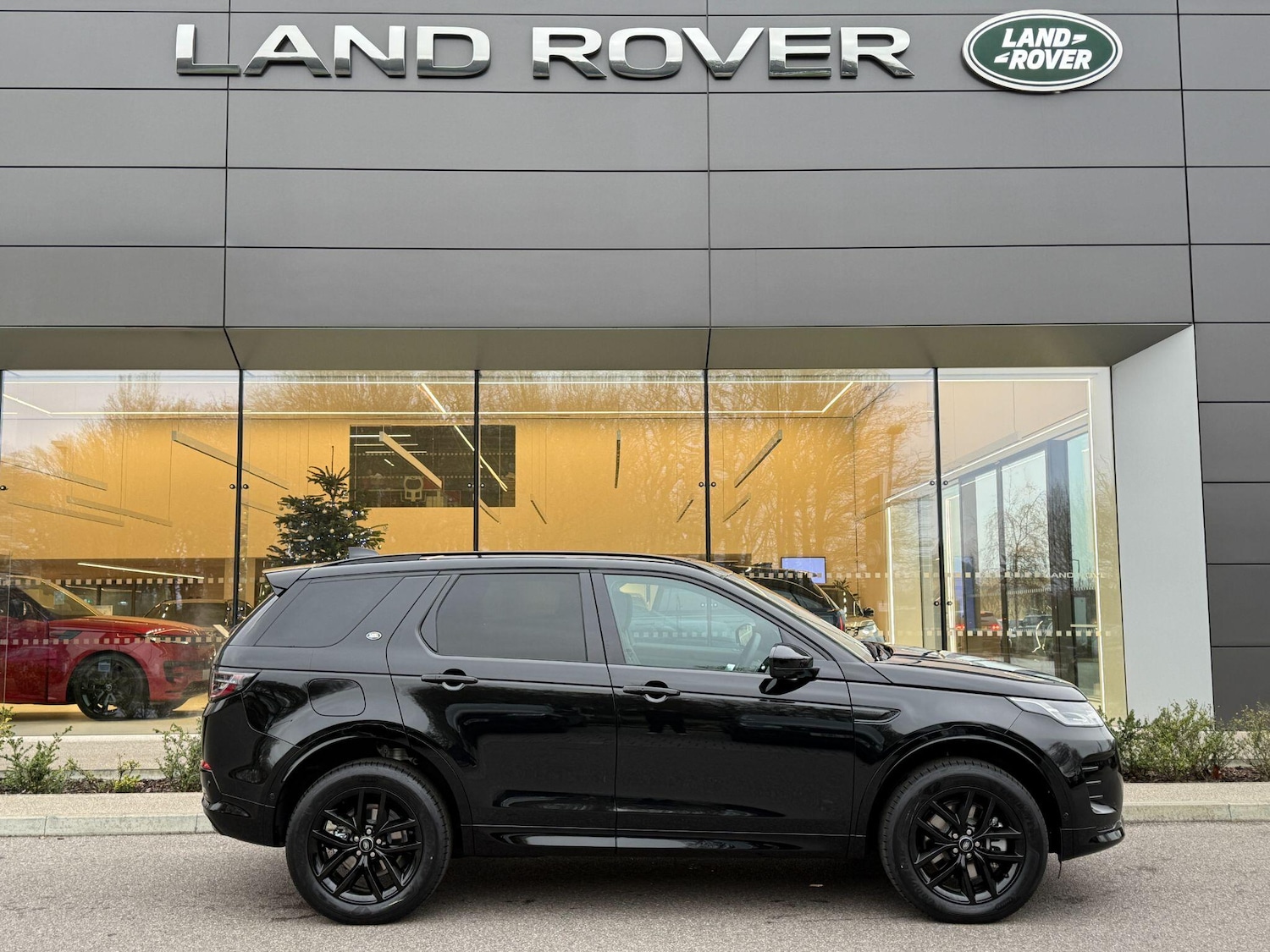 Used Land Rover Discovery Sport 2025 for sale - 77067169: Photo 2