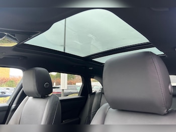 Used Land Rover Range Rover Velar 2025 for sale - 75696379: Photo