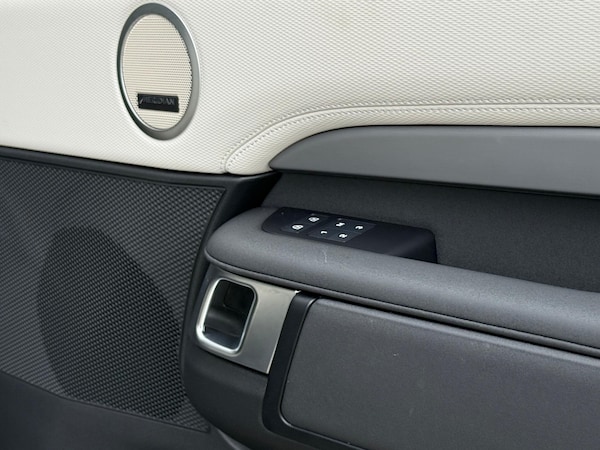 Used Land Rover Discovery 2024 for sale - 75728473: Photo 33