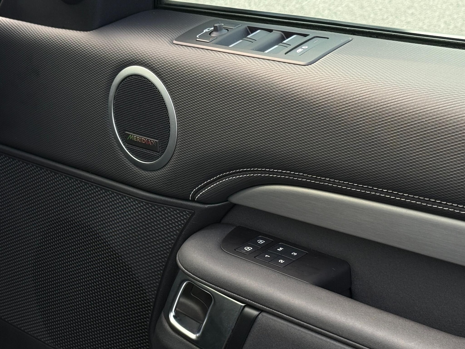 Used Land Rover Discovery 2024 for sale - 77386917: Photo 23