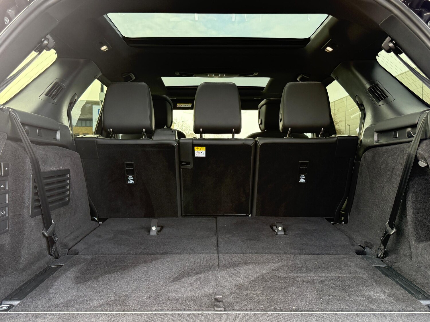 Used Land Rover Discovery 2024 for sale - 77386917: Photo 30