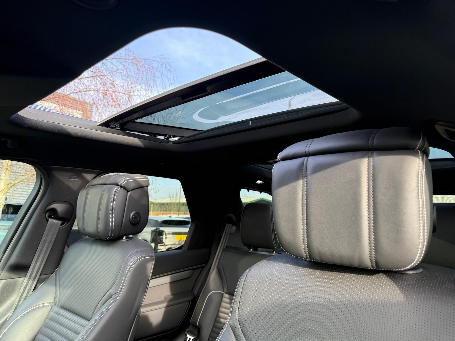 Used Land Rover Discovery 2024 for sale - 77386917: Photo 5