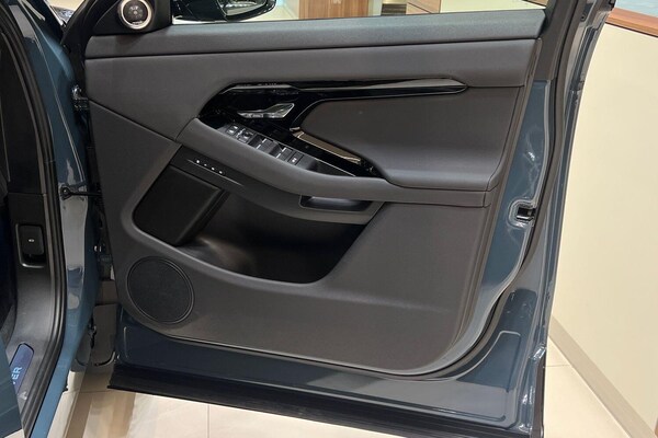 Used Land Rover Range Rover Evoque 2025 for sale - 76214051: Photo 54