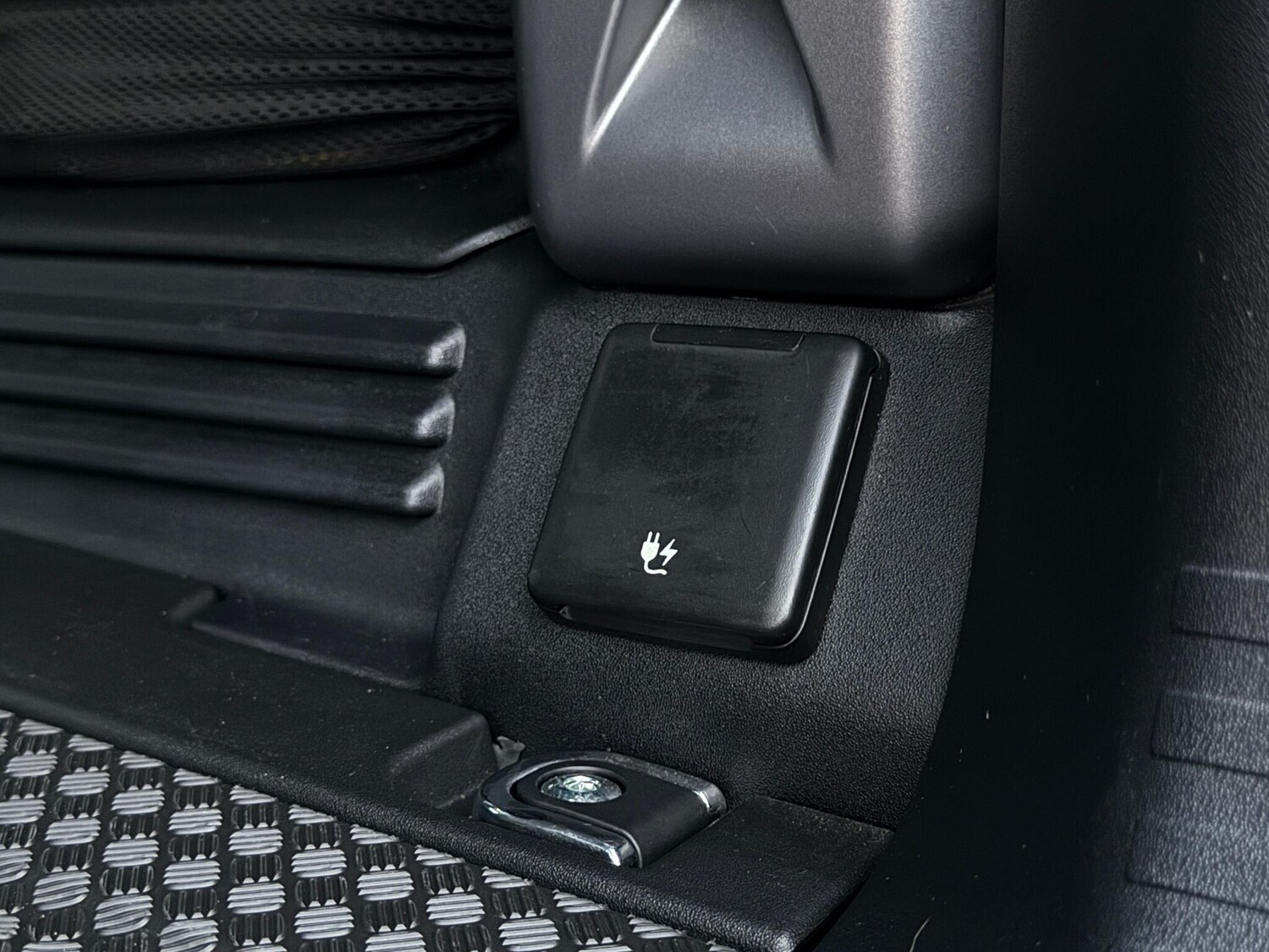 Used Land Rover Defender 110 2022 for sale - 76584812: Photo 37