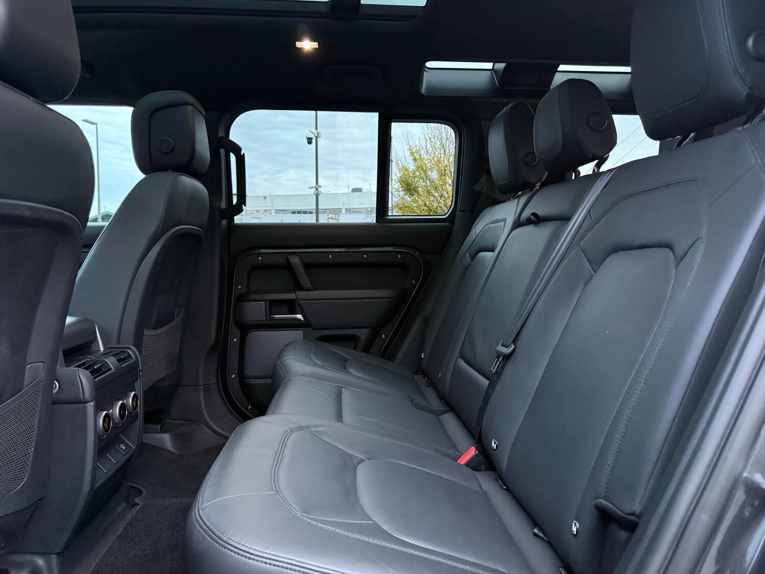 Used Land Rover Defender 110 2022 for sale - 76584812: Photo 43