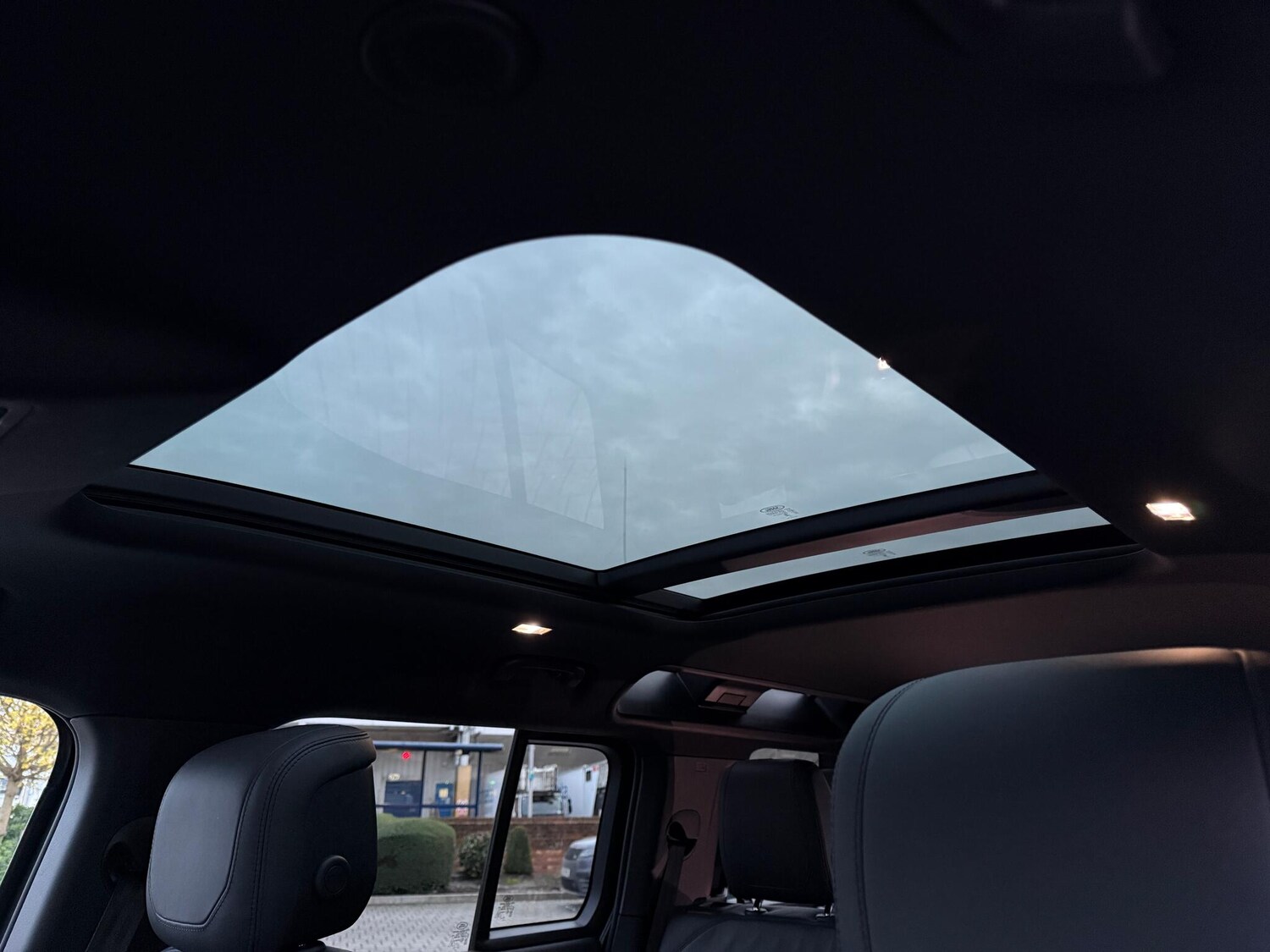 Used Land Rover Defender 110 2022 for sale - 76584812: Photo 5