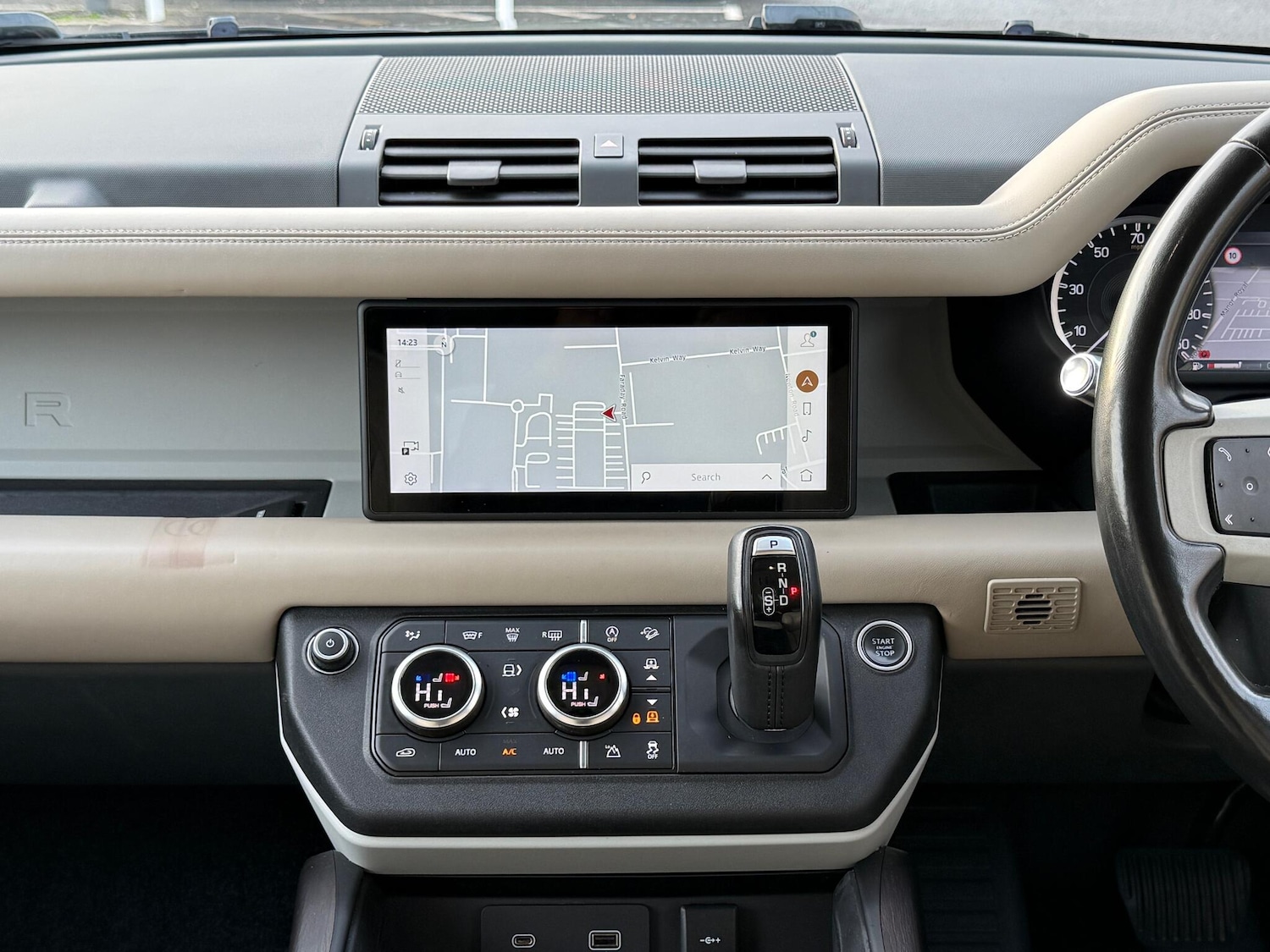 Used Land Rover Defender 2020 for sale - 77029480: Photo 22