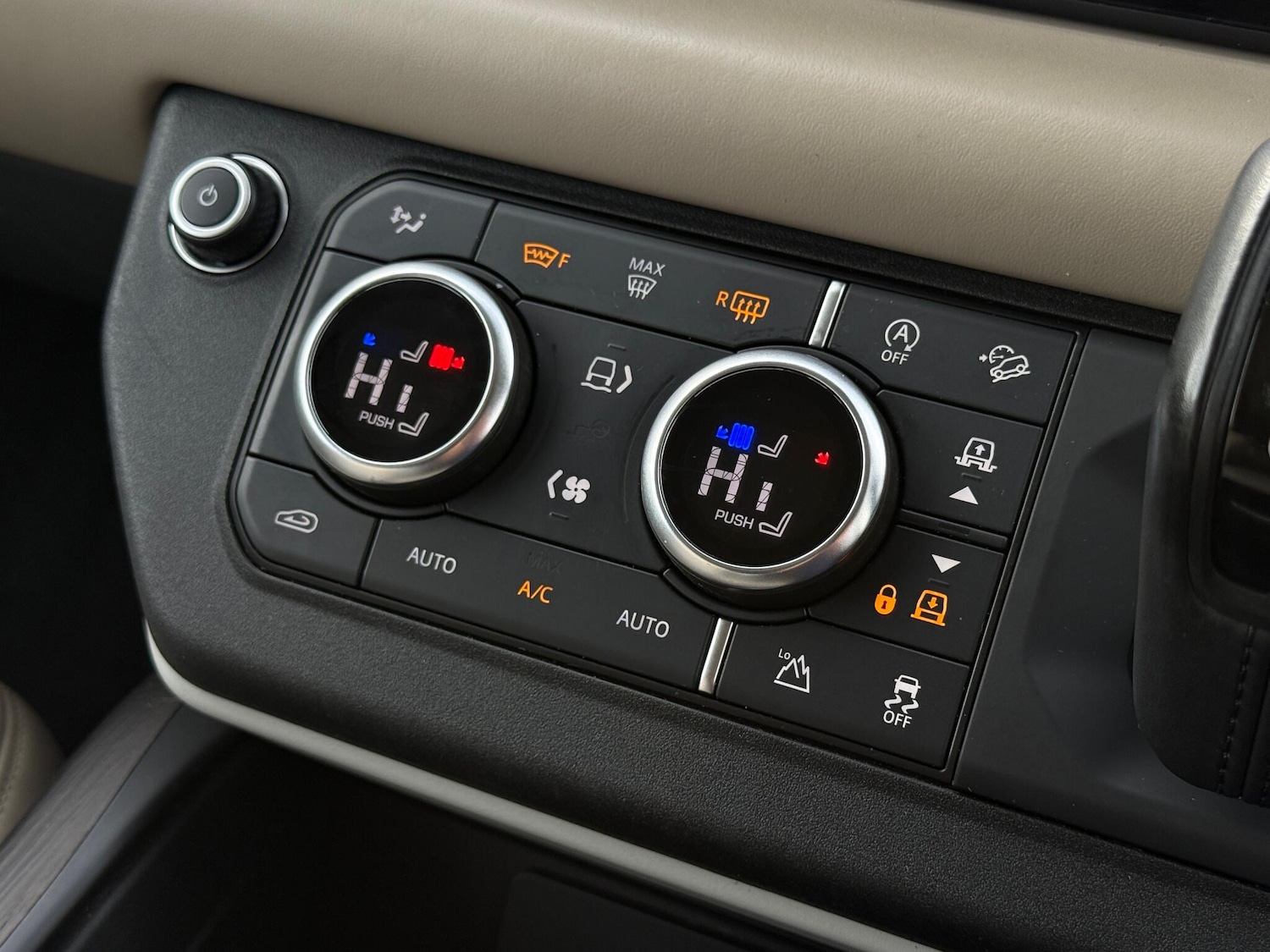 Used Land Rover Defender 2020 for sale - 77029480: Photo 28