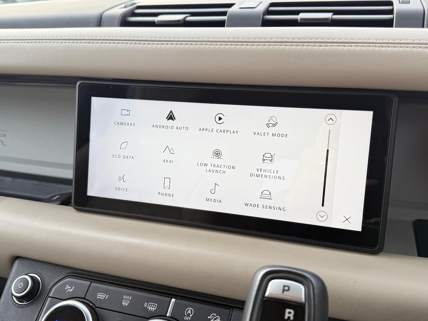 Used Land Rover Defender 2020 for sale - 77029480: Photo 32