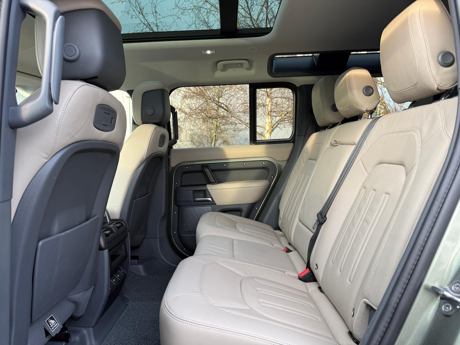 Used Land Rover Defender 2020 for sale - 77029480: Photo 39