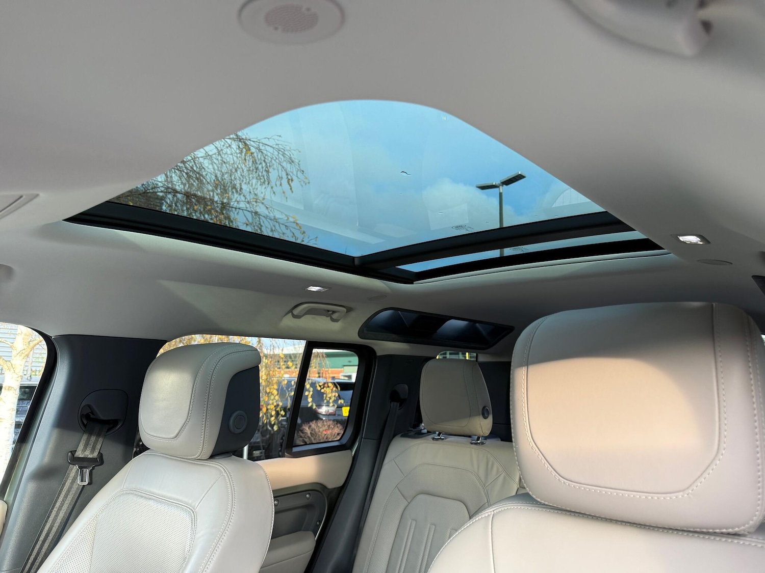 Used Land Rover Defender 2020 for sale - 77029480: Photo 6