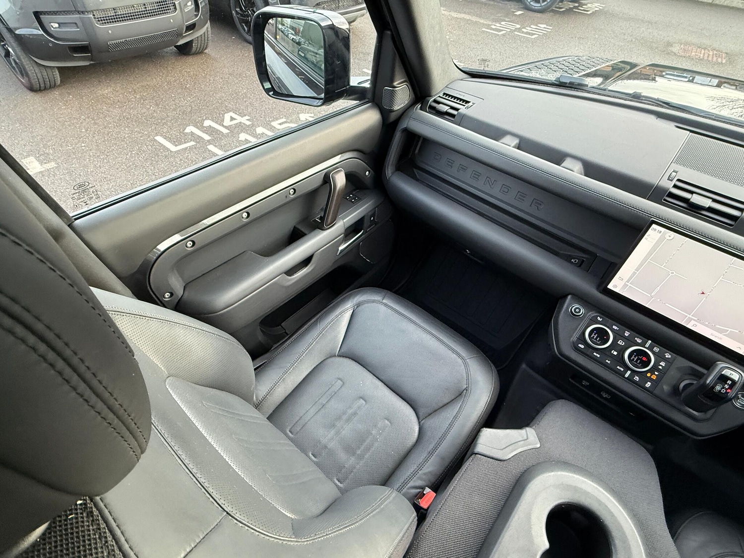 Used Land Rover Defender 2023 for sale - 77624884: Photo 16