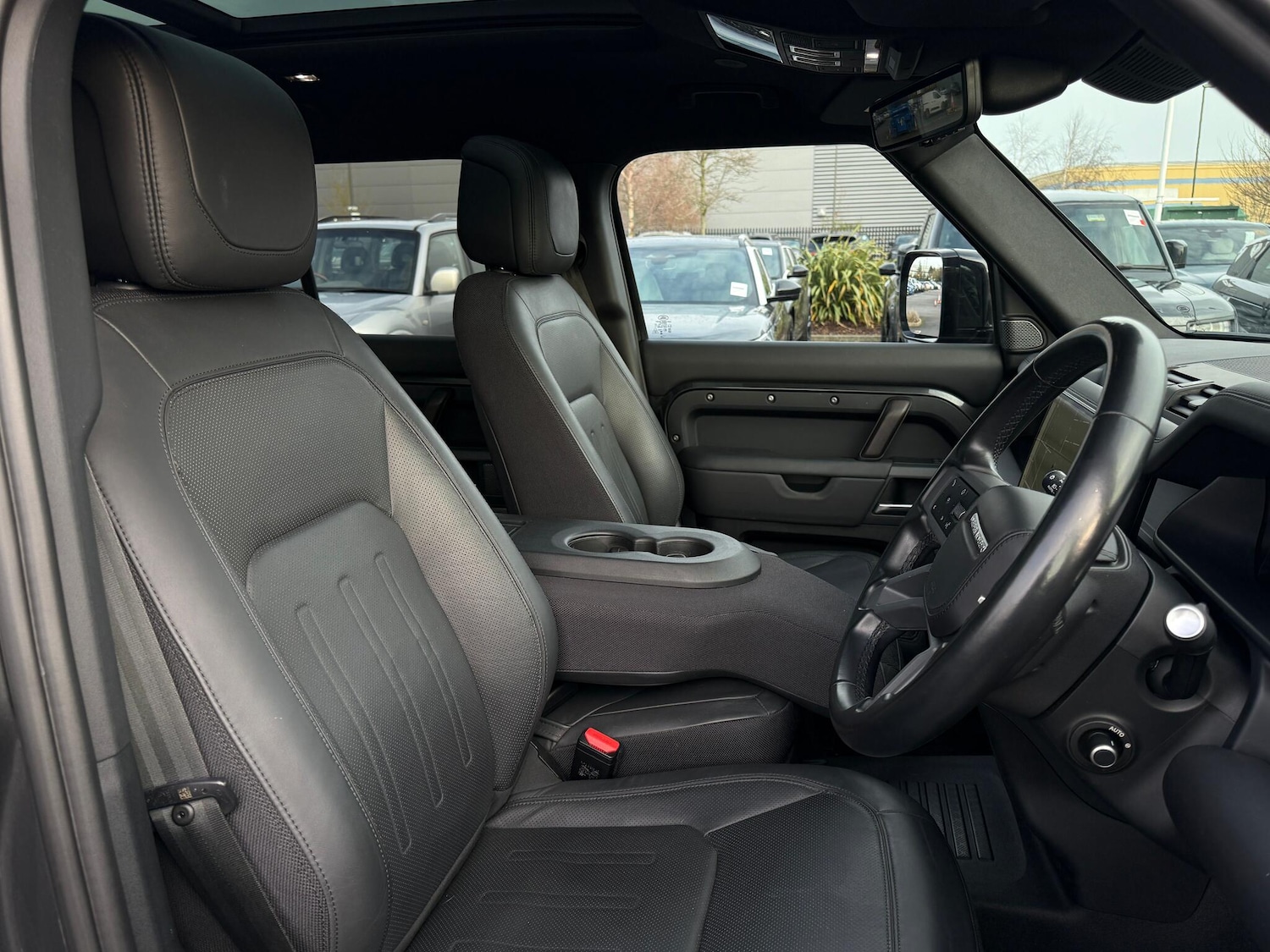 Used Land Rover Defender 2023 for sale - 77624884: Photo 30