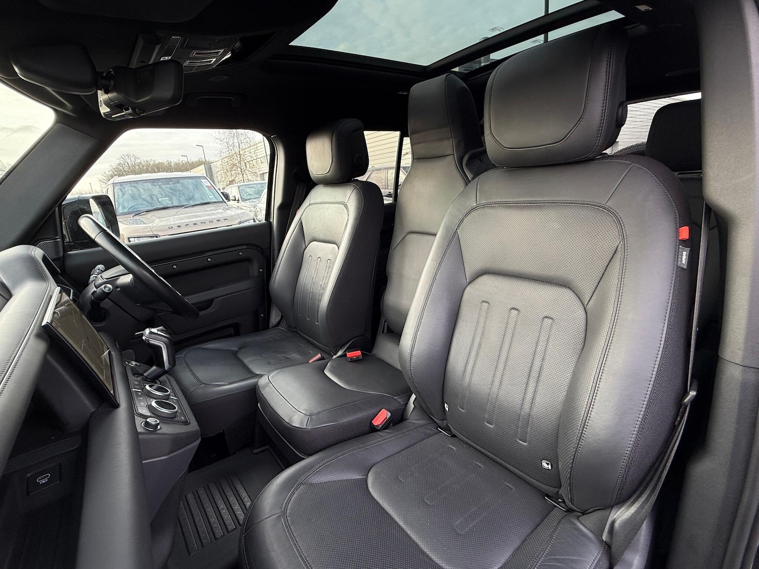 Used Land Rover Defender 2023 for sale - 77624884: Photo 35