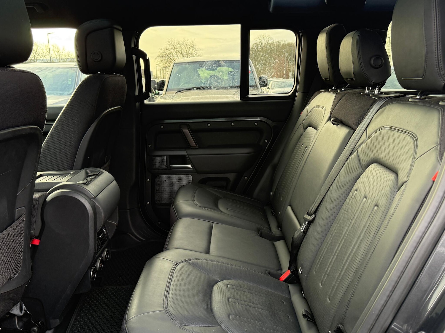 Used Land Rover Defender 2023 for sale - 77624884: Photo 37