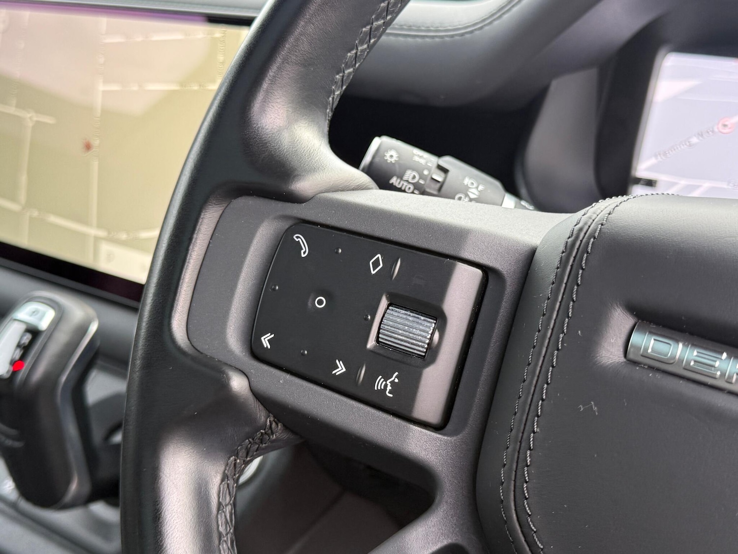 Used Land Rover Defender 2023 for sale - 77624884: Photo 38