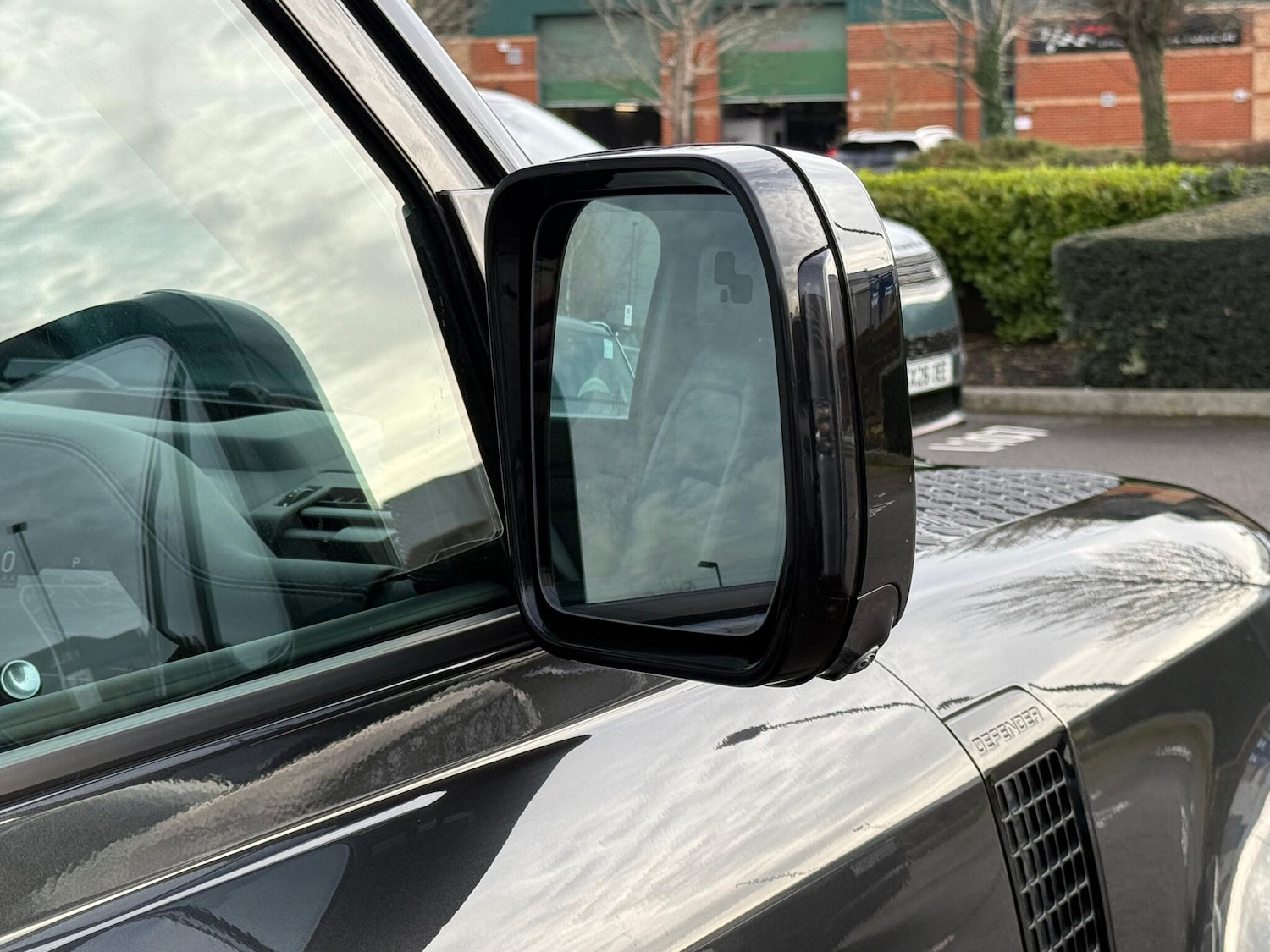 Used Land Rover Defender 2023 for sale - 77624884: Photo 9