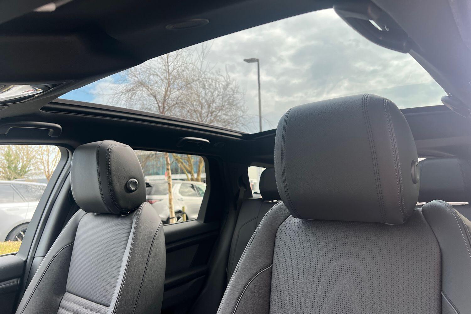 Used Land Rover Discovery Sport 2025 for sale - 76408819: Photo 4