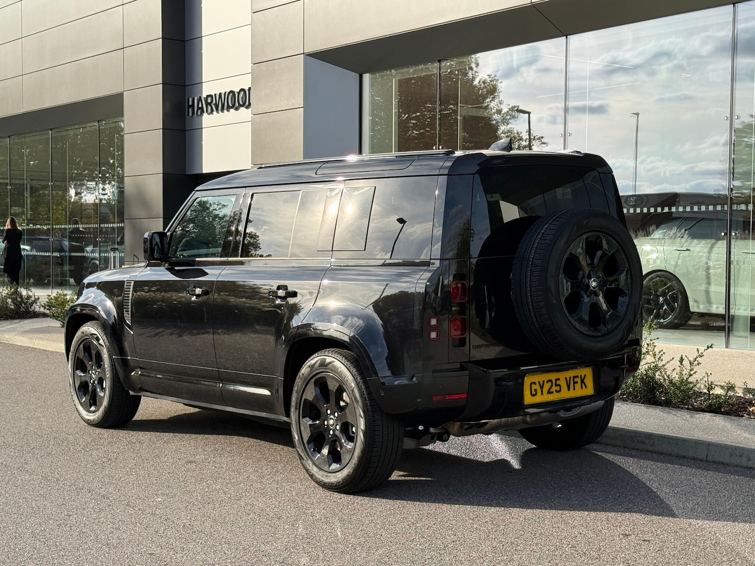 Used Land Rover Defender 110 2025 for sale - 76592526: Photo 15