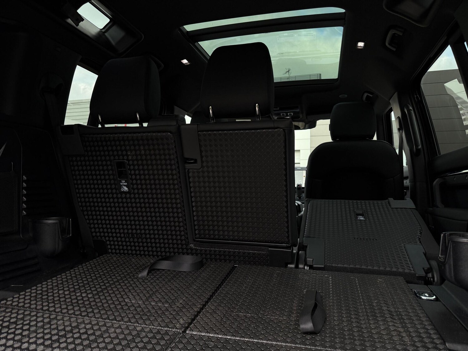 Used Land Rover Defender 110 2025 for sale - 76592526: Photo 38