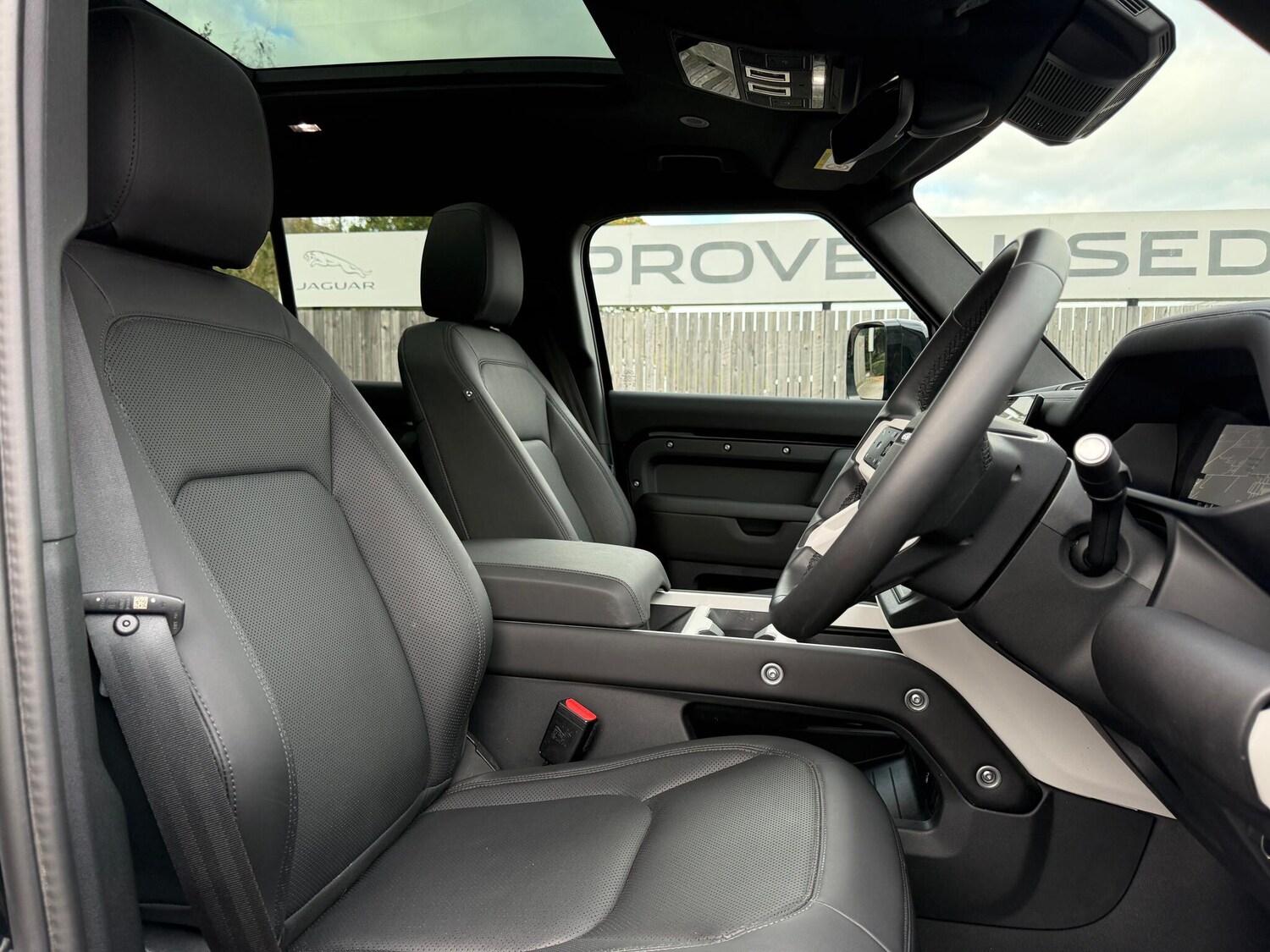 Used Land Rover Defender 110 2025 for sale - 76592526: Photo 46