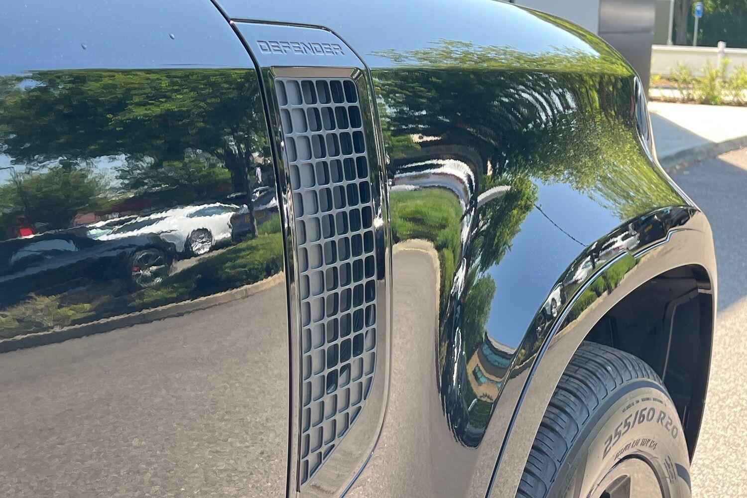 Used Land Rover Defender 2025 for sale - 76952404: Photo 11