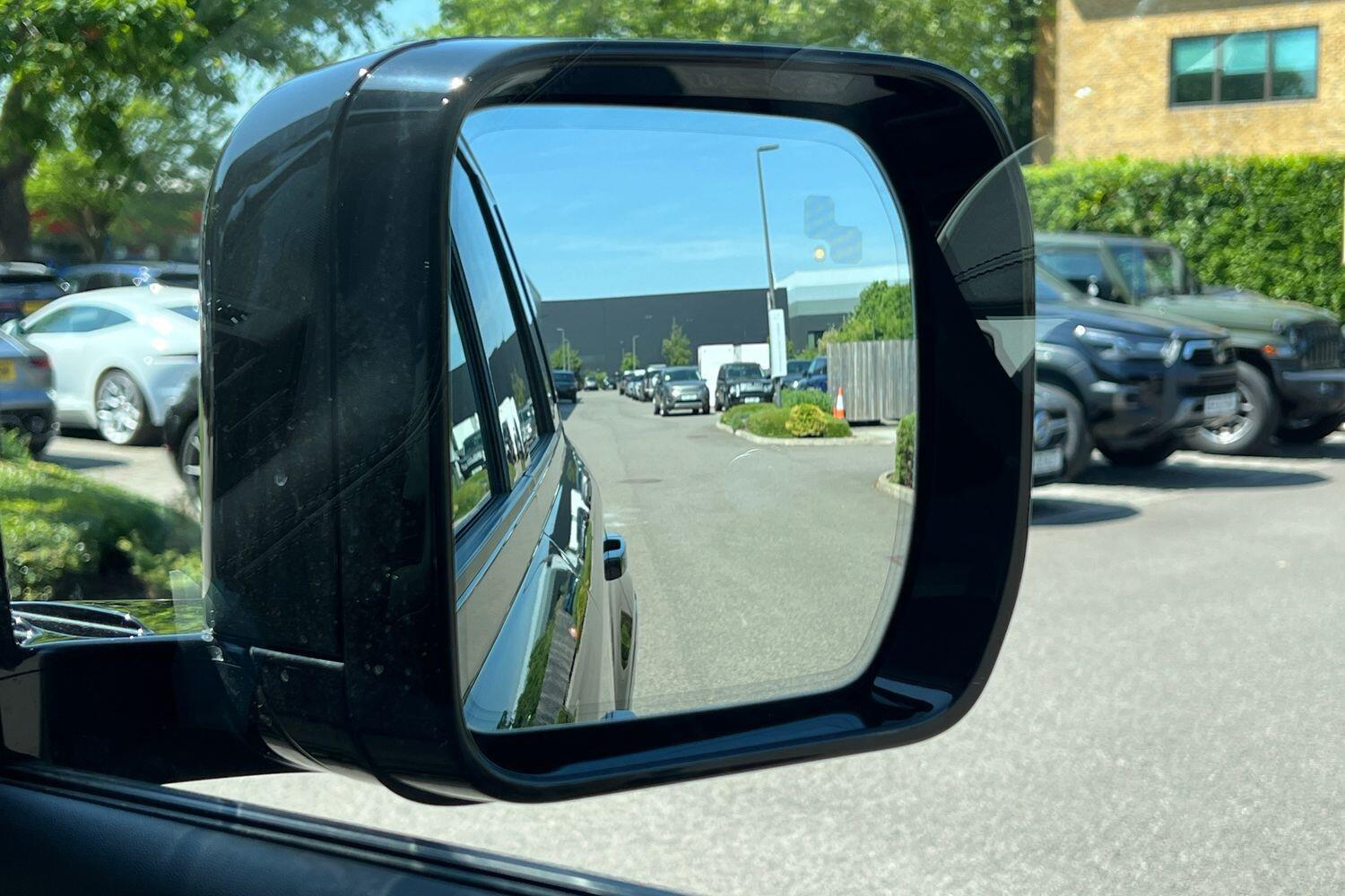 Used Land Rover Defender 2025 for sale - 76952404: Photo 14