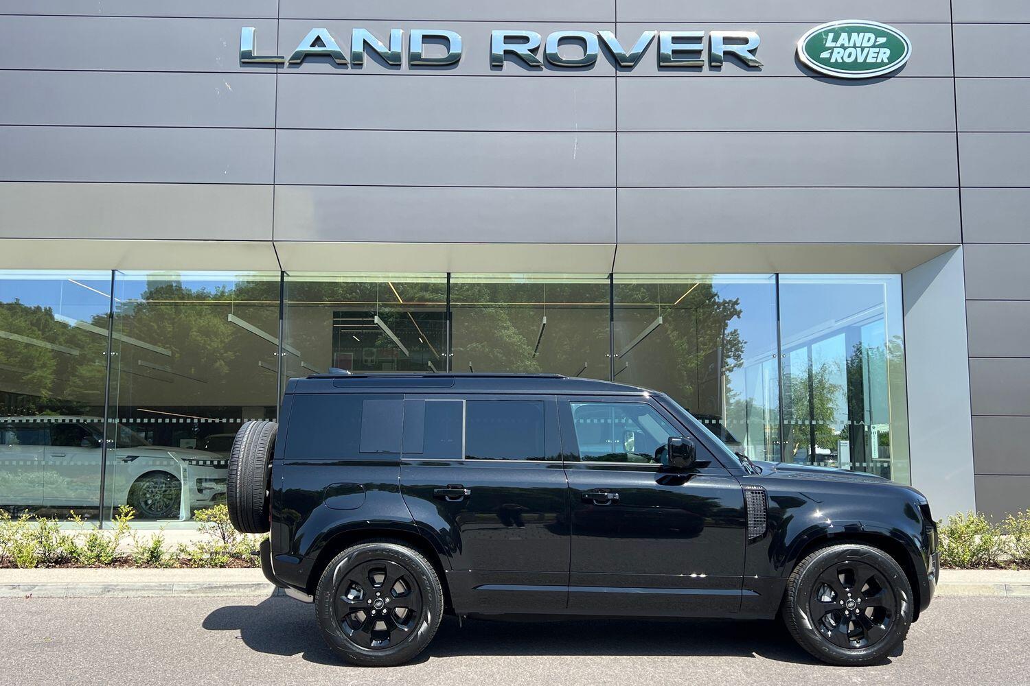 Used Land Rover Defender 2025 for sale - 76952404: Photo 2