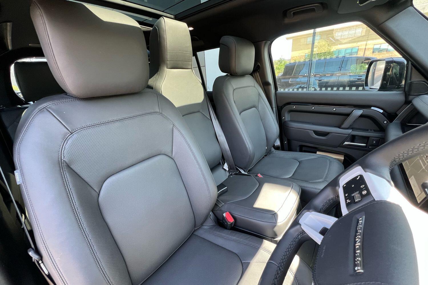 Used Land Rover Defender 2025 for sale - 76952404: Photo 39