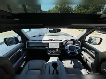 Used Land Rover Defender 110 2025 for sale - 76952404: Photo