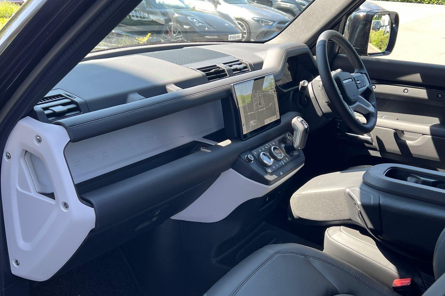 Used Land Rover Defender 2025 for sale - 76952404: Photo 44