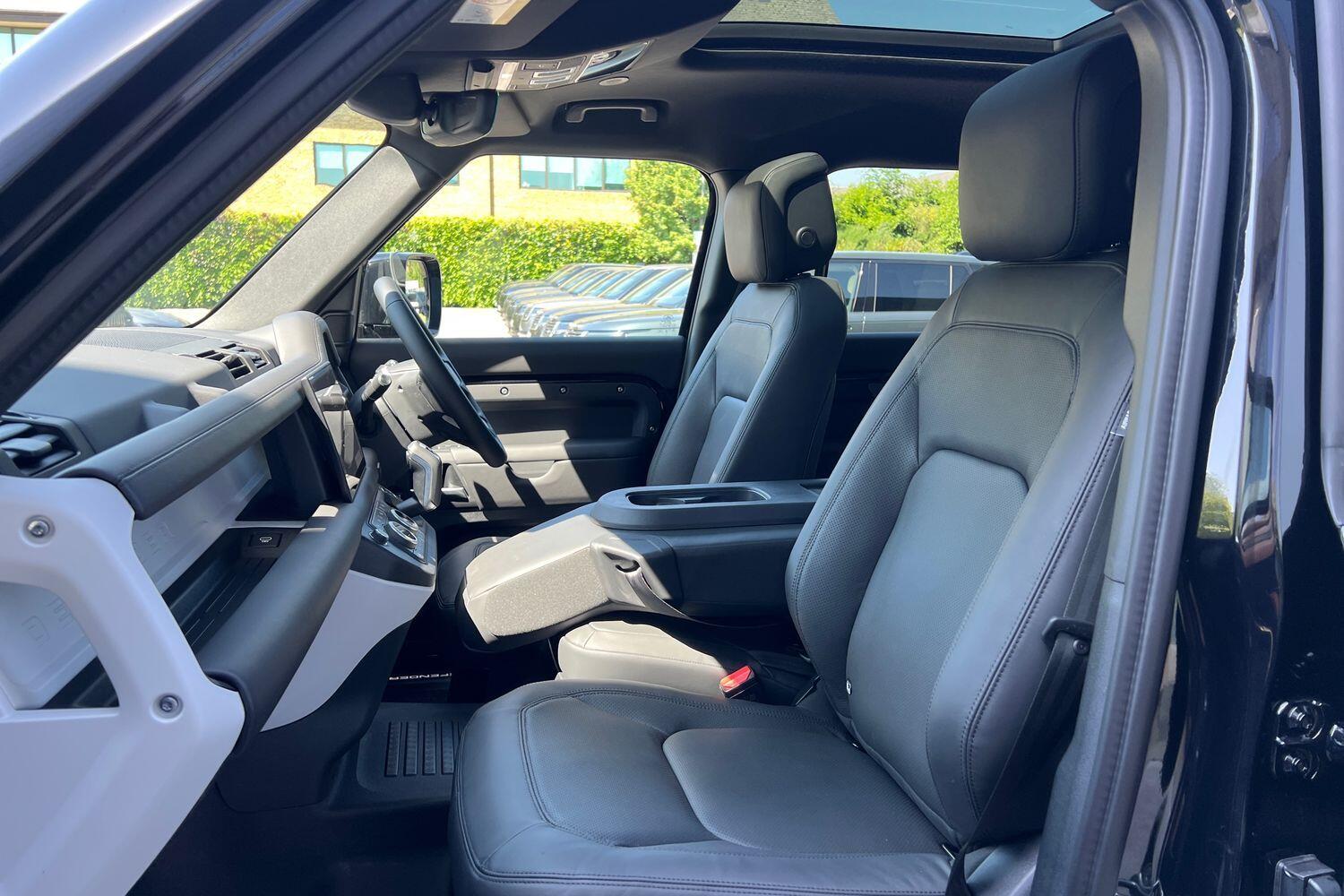 Used Land Rover Defender 2025 for sale - 76952404: Photo 45