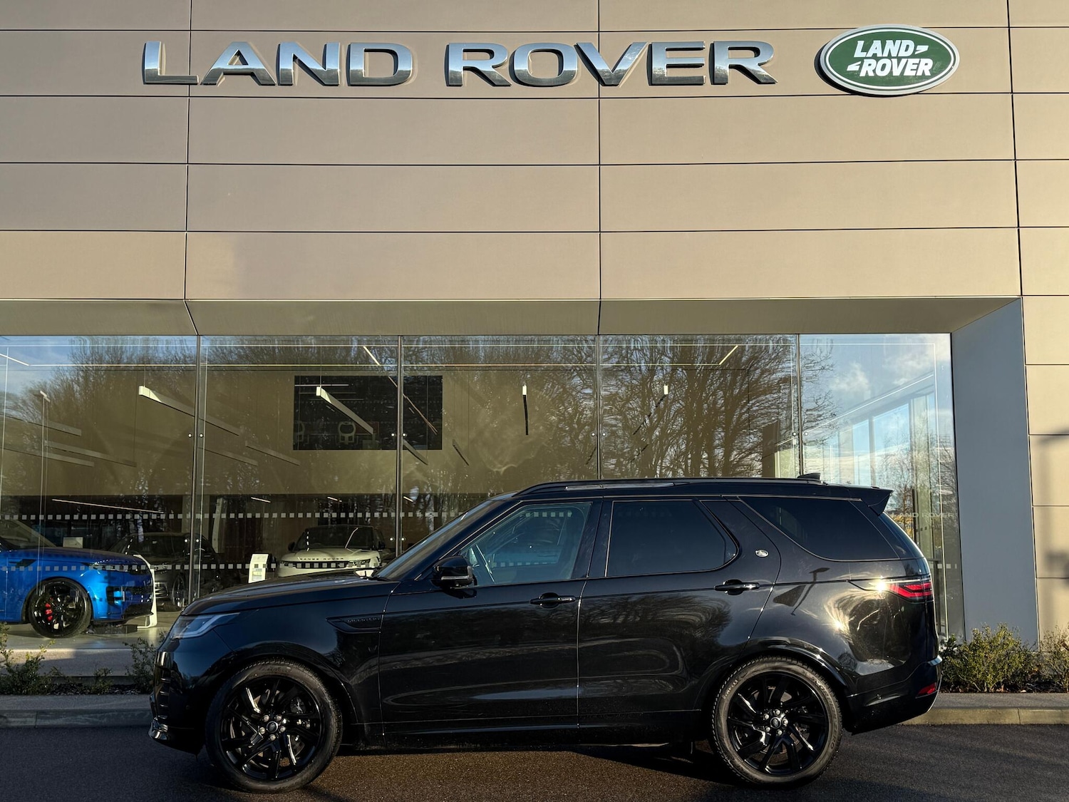Used Land Rover Discovery 2024 for sale - 77120789: Photo 10