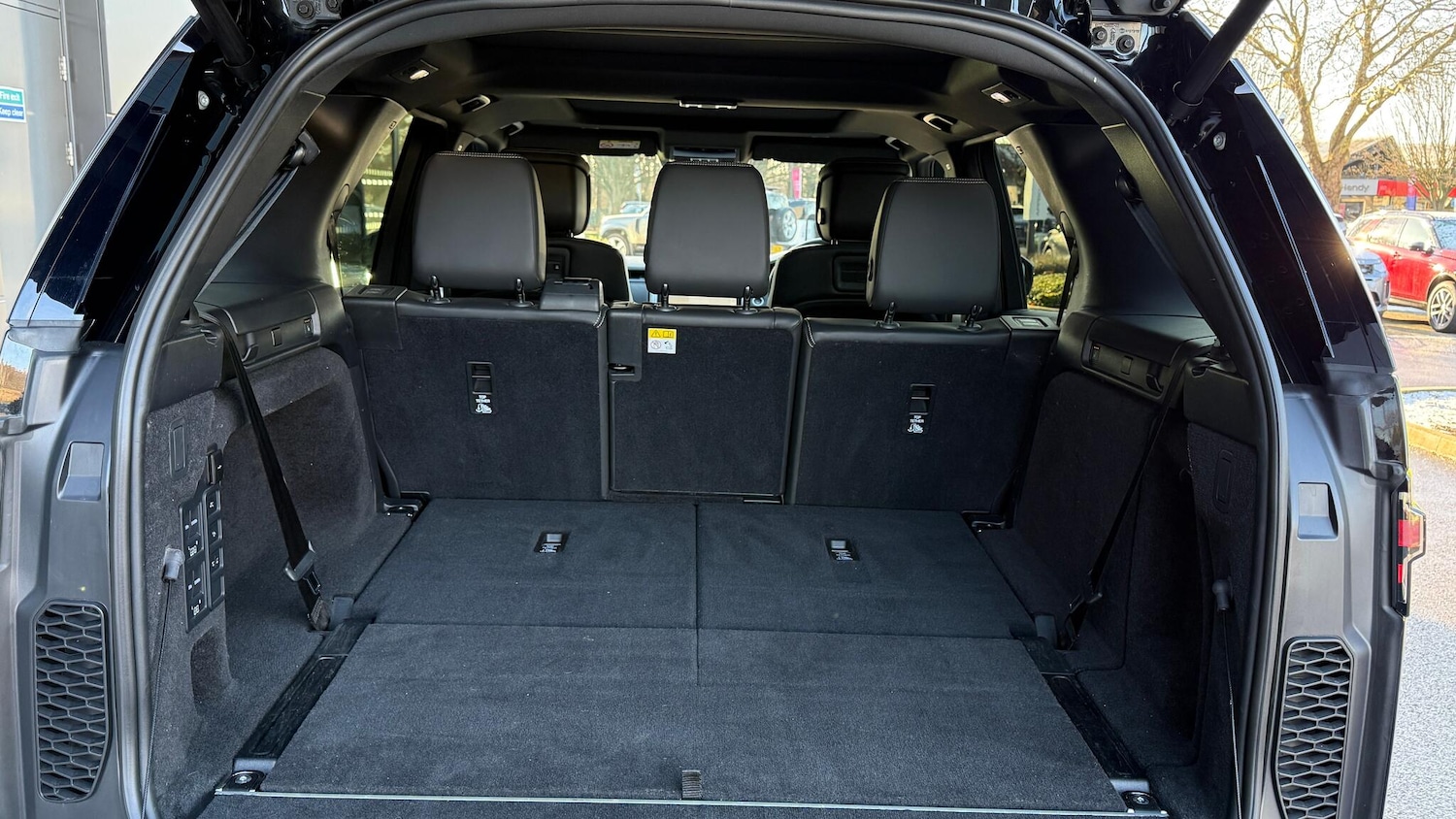 Used Land Rover Discovery 2024 for sale - 77120789: Photo 28