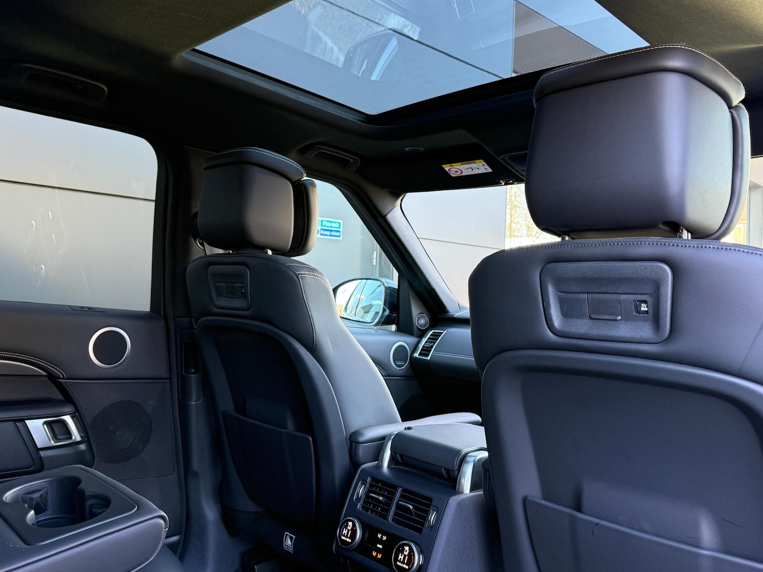 Used Land Rover Discovery 2024 for sale - 77120789: Photo 32