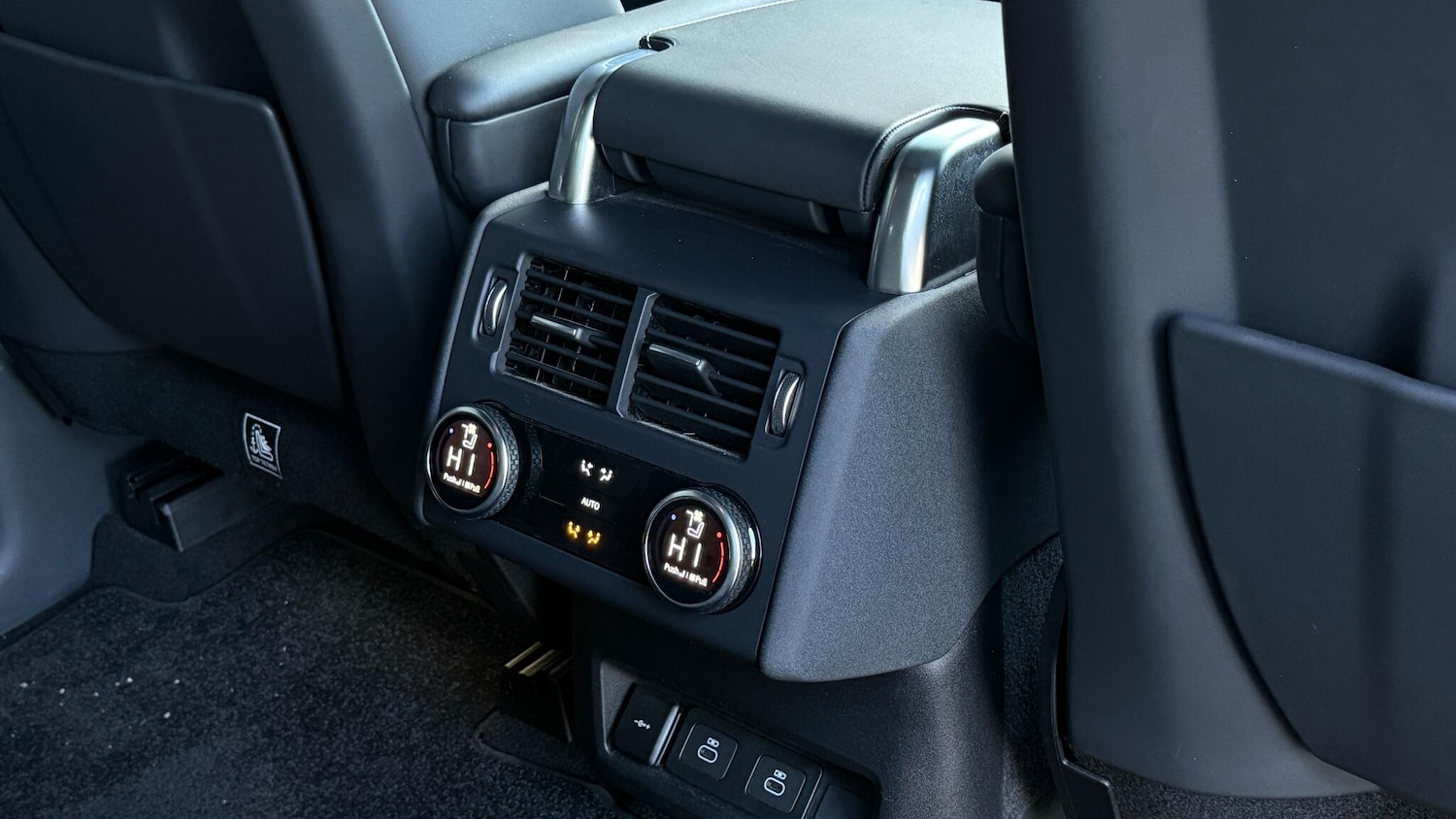 Used Land Rover Discovery 2024 for sale - 77120789: Photo 34