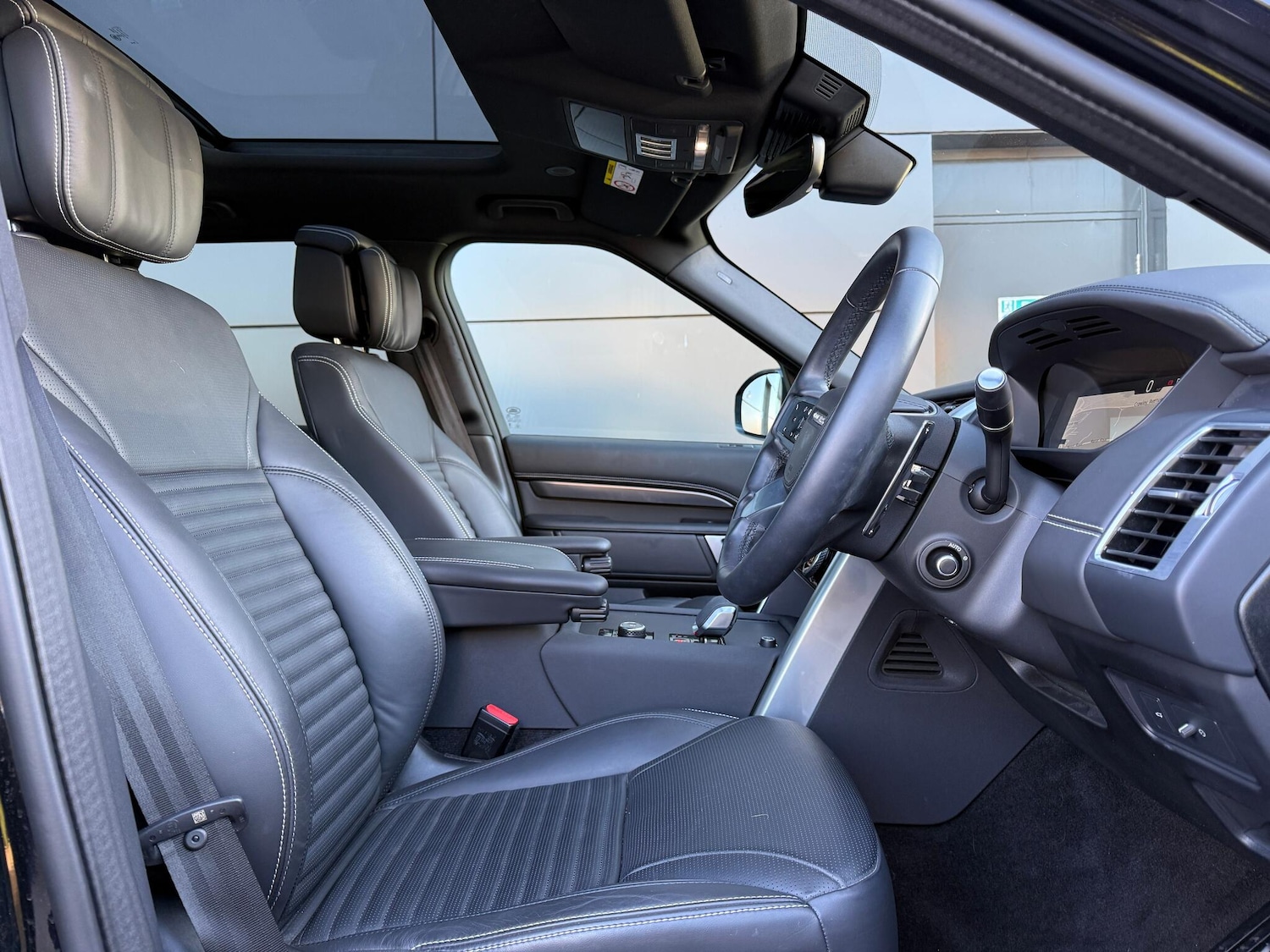 Used Land Rover Discovery 2024 for sale - 77120789: Photo 36