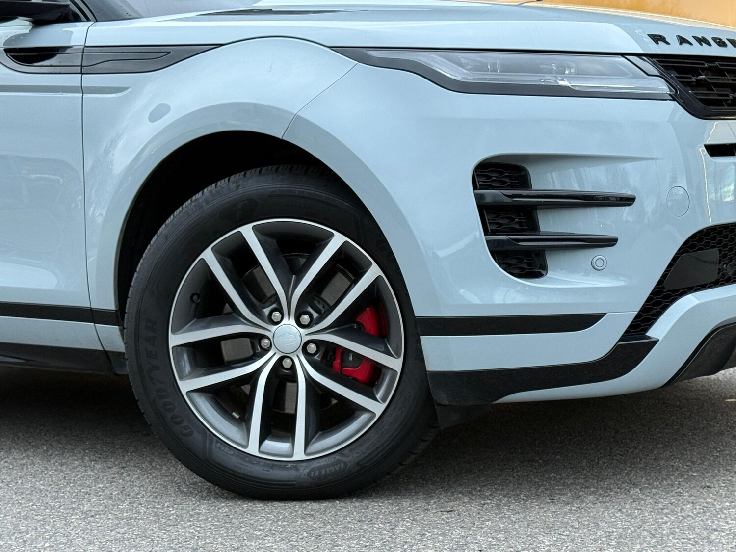 Used Land Rover Range Rover Evoque 2025 for sale - 76226188: Photo 10