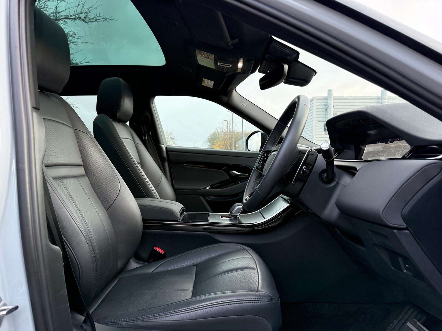 Used Land Rover Range Rover Evoque 2025 for sale - 76226188: Photo 32