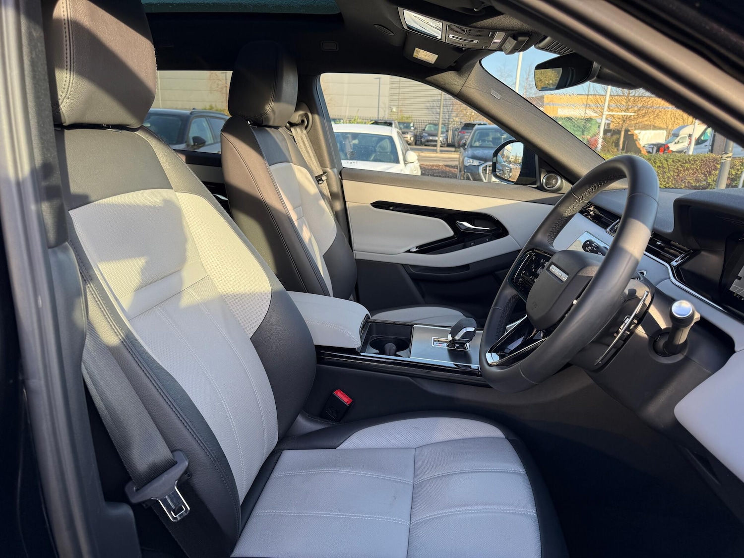 Used Land Rover Range Rover Evoque 2025 for sale - 77028912: Photo 31