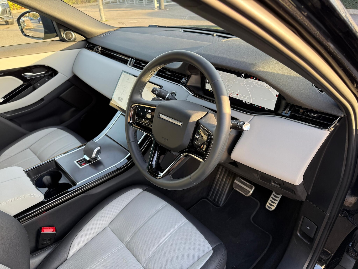 Used Land Rover Range Rover Evoque 2025 for sale - 77028912: Photo 32