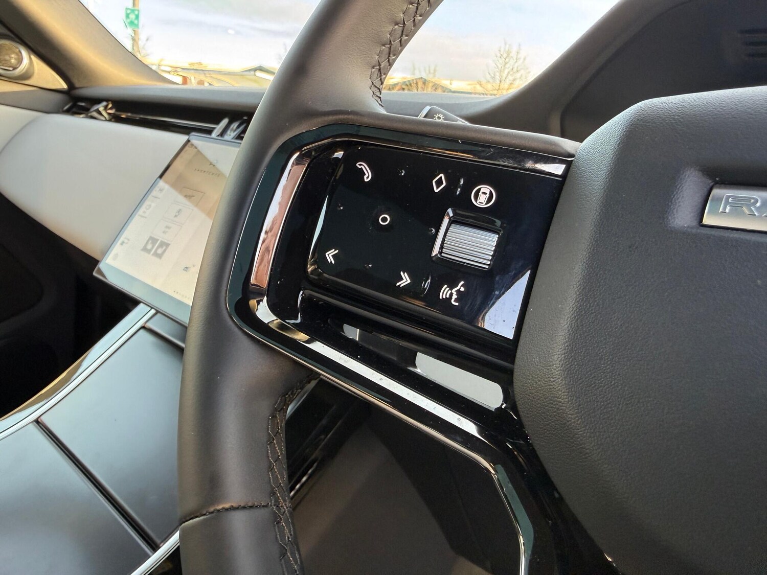 Used Land Rover Range Rover Evoque 2025 for sale - 77028912: Photo 37