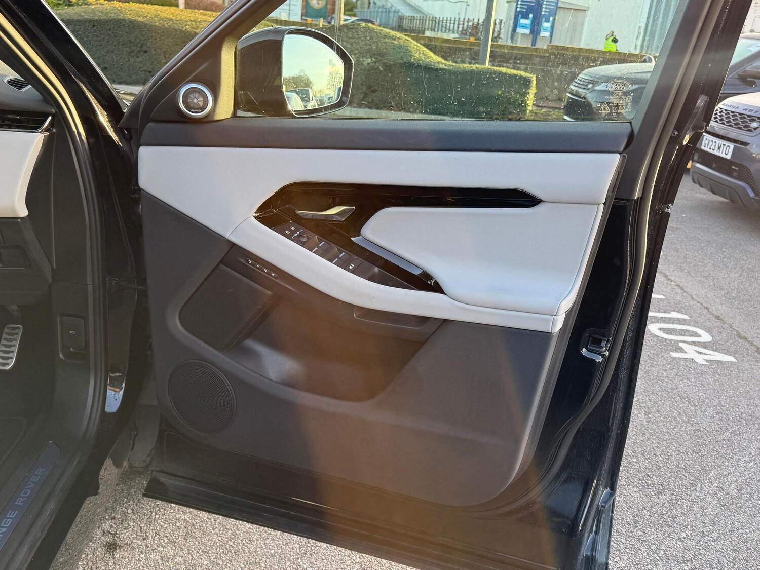 Used Land Rover Range Rover Evoque 2025 for sale - 77028912: Photo 41