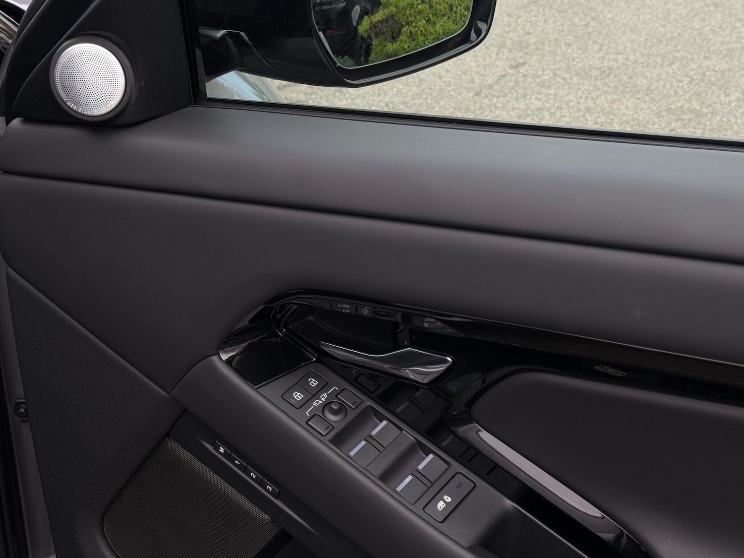 Used Land Rover Range Rover Evoque 2025 for sale - 76512675: Photo 30