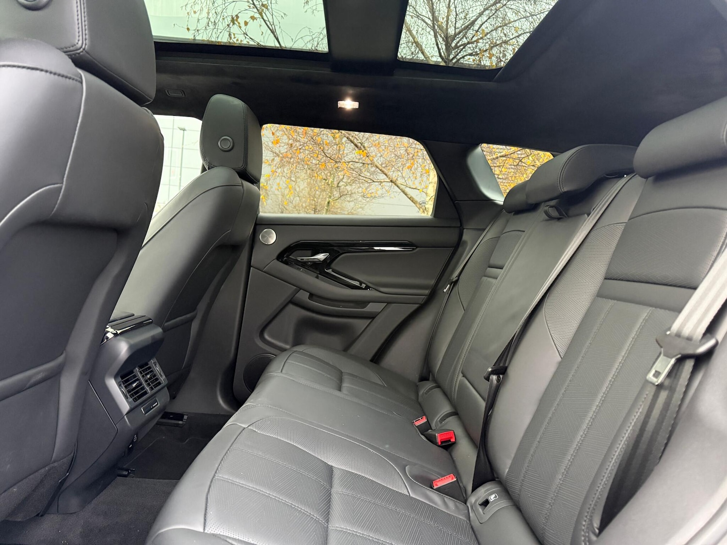 Used Land Rover Range Rover Evoque 2025 for sale - 76512675: Photo 44