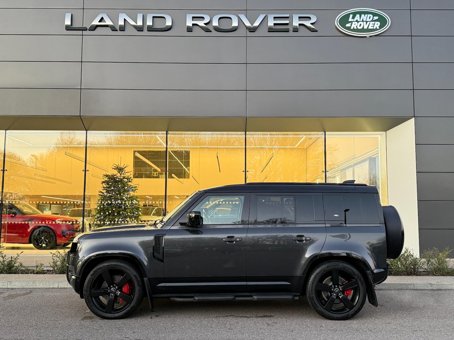 Used Land Rover Defender 2023 for sale - 77016436: Photo 10