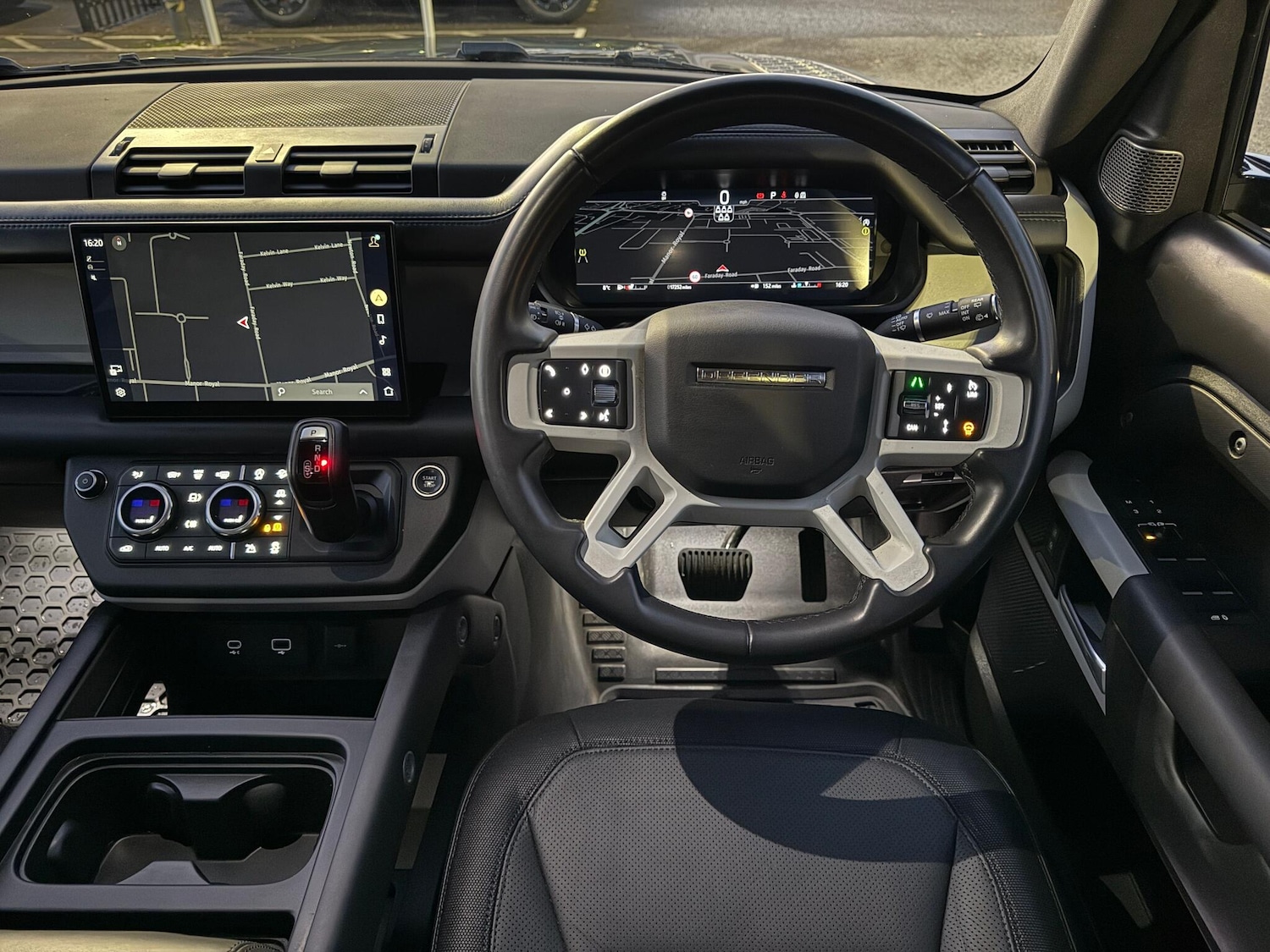 Used Land Rover Defender 2023 for sale - 77016436: Photo 24