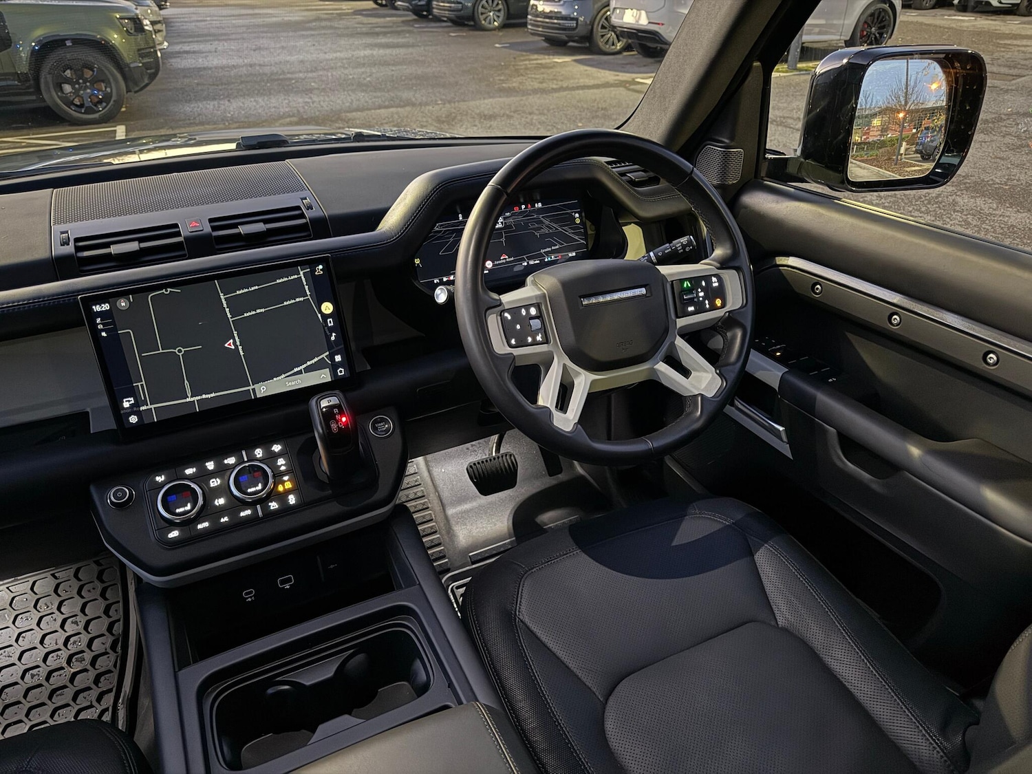 Used Land Rover Defender 2023 for sale - 77016436: Photo 26